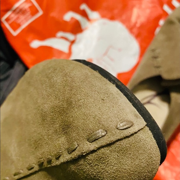 Abeo Bio System Women’s Brown Suede Mules
Size 11 - Picture 7 of 12